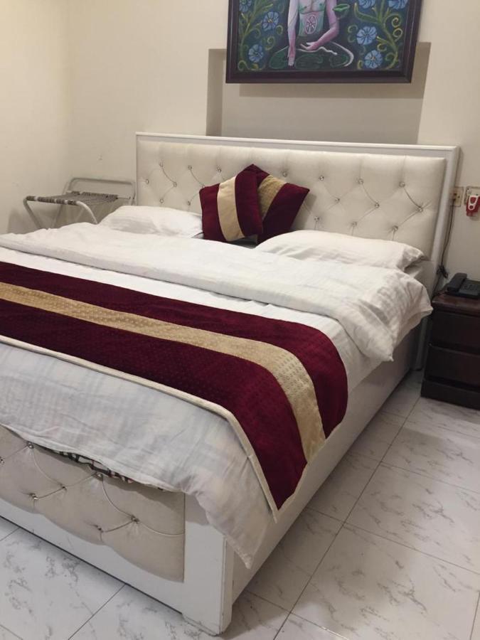 Maplewood Guest House, Neeti Bagh, New Delhiit Is A Boutiqu Guest House - Room 5 Eksteriør billede