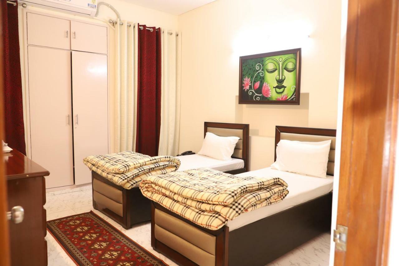 Maplewood Guest House, Neeti Bagh, New Delhiit Is A Boutiqu Guest House - Room 5 Eksteriør billede